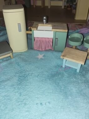 Le Toy Van Wooden Dollhouse Kitchen Set - Mint Green & Cream